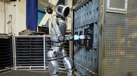 Ser ut som et menneske, men fungerer bedre: Boston Dynamics viser Atlas-roboten i aksjon