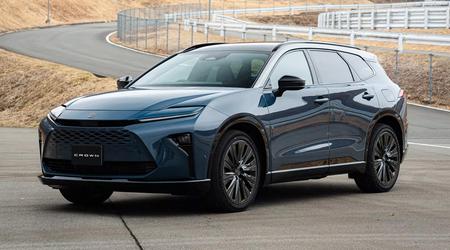 Toyota har avduket stasjonsvognen Crown Estate med et romslig bagasjerom og en økonomisk hybrid i Japan
