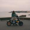 Miniature BMW CE 02 med DJ-konsoll