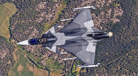 Det moderniserte kampflyet JAS 39 Gripen E har en større vinge for økt manøvreringsevne og kan bære flere missiler.