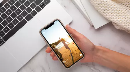I India solgte et par sin 8 måneder gamle baby for å kjøpe en iPhone 14 og filme videoer til Instagram. Den andre ble ikke solgt i tide