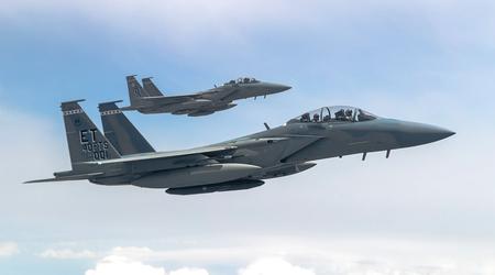 De fire første seriene med moderniserte F-15EX Eagle II-fly vil fortsatt være uten eksterne drivstofftanker, men vil kunne bære flere missiler.
