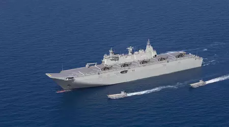 Australia har sendt sitt største skip HMAS Canberra til Sørkinahavet for å delta i felles øvelser med USA og Filippinene.
