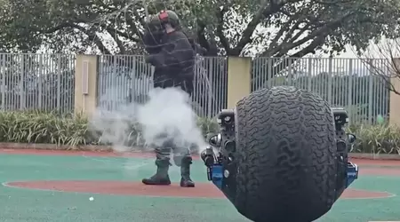 Kinesisk robocop går på gatepatrulje for første gang: den ligner BB-8 fra Star Wars og har ikke-dødelige våpen (video)