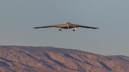 Det amerikanske flyvåpenet har offisielt bekreftet den vellykkede flyvningen av et B-21 Raider atombombefly til Edwards-basen i USA.