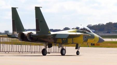 Boeing håper å kunne overlevere det første oppgraderte F-15EX Eagle-jagerflyet i endelig konfigurasjon til det amerikanske flyvåpenet i slutten av november - leveransene er ett år forsinket.
