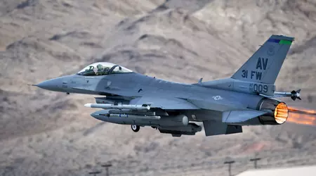 Amerikansk F-16 Fighting Falcon-kampfly ødelegger tyrkisk drone for første gang i historien