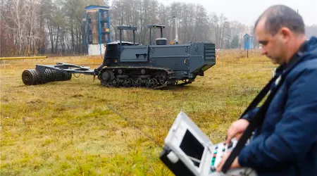 Kharkiv-produsenter har laget en maskin for å klargjøre jord for minerydding, den koster 5,6 millioner dollar og er allerede overlevert til minerydderne.