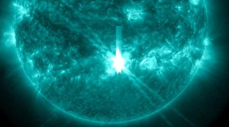 Meteorologiske folk - gjør dere klare! Det har oppstått et kraftig utbrudd på solen, noe som vil forårsake en omfattende geomagnetisk storm på jorden