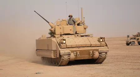 Ikke bare HIMARS: USA utplasserer Bradley infanterikampvogn til Estland for å styrke østgrensen