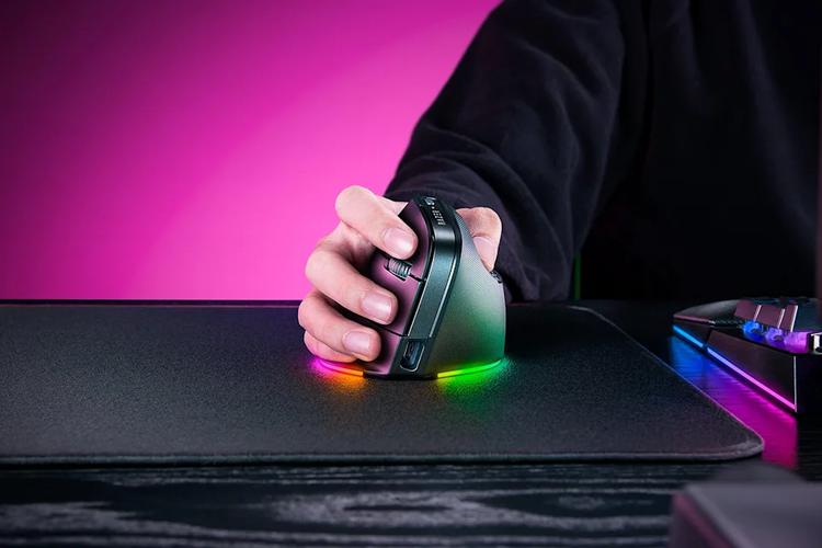 Razer lanserer sin første vertikale mus ...