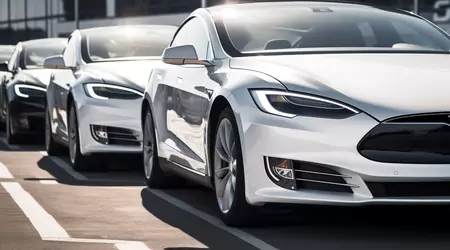 Tesla tilbakekaller 120 000 biler i USA på grunn av sikkerhetsproblem med dører