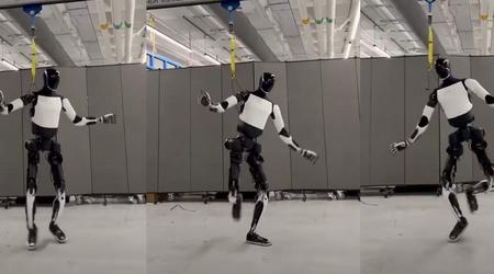 Koreografien er flott: Musk viste frem dansen til Tesla Optimus-roboten