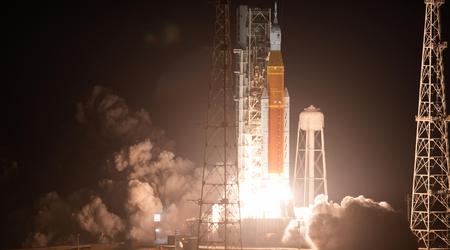 Amerikanerne risikerer å ikke lande på månen i 2025 på grunn av problemer med romdrakter og SpaceX' landingsmodul.
