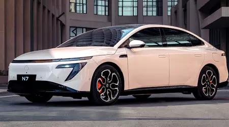 Nissan har mottatt 17 000 bestillinger på N7 sedanen på en måned og er nå klar til å selge den globalt