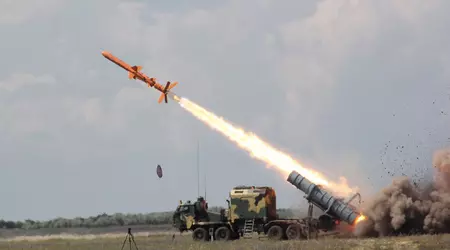 Ukrainsk Neptun-missil kan treffe russiske lagerbygninger nær Mariupol
