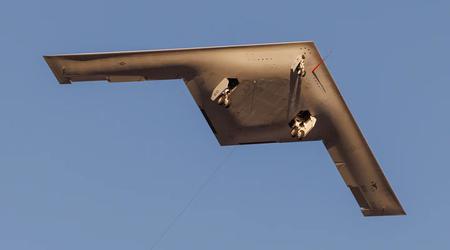 Atombombeflyet B-21 Raider er i stand til å påbegynne full flytesting på Edwards Air Force Base, det amerikanske flyvåpenets base.
