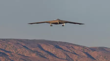 Det amerikanske flyvåpenet har offisielt bekreftet den vellykkede flyvningen av et B-21 Raider atombombefly til Edwards-basen i USA.