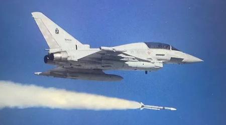 Italienske Eurofighter Typhoon-jagerfly har gjennomført de første utskytningene av Meteor BVRAAM-missiler med middels rekkevidde.