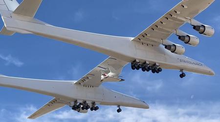 Verdens største Stratolaunch Roc-fly har gjort sin jomfrutur med et Talon-A hypersonisk glidefly med drivstoff.