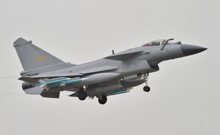 Pakistans kinesiskproduserte J-10C skyter ned to ...