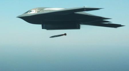 B-2 Spirit er det første flyet i USAs historie som kan bære den moderniserte B61-12 termonukleære bomben.