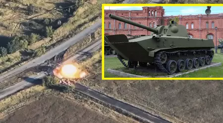 HIMARS-styrte GMLRS-missiler treffer to russiske 2S9 "Nona-S"-selvdrevne bombekastersystemer.