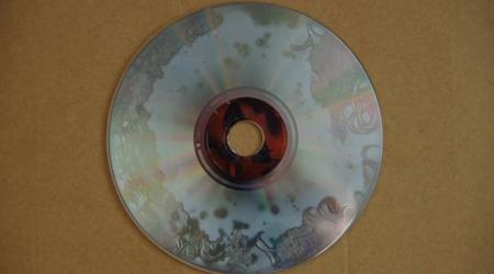 Diskene dine kan forringes på grunn av en kjemisk reaksjon, og dette skjer aktivt med DVD-er utgitt av Warner Bros.