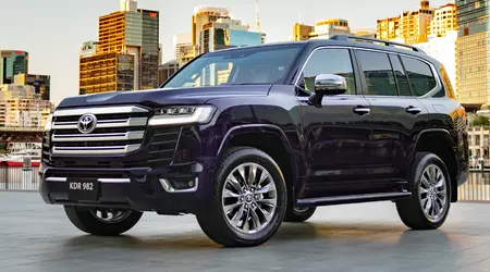 Toyota Land Cruiser 300 er nå en selvkjørende hybrid.