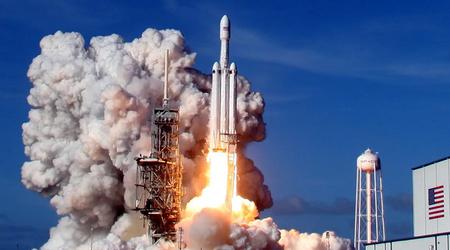 SpaceX gikk med overskudd for første gang på to år - romfartsselskapet gikk 55 millioner dollar i pluss med en omsetning på 1,5 milliarder dollar.