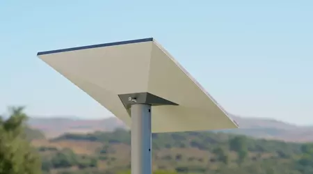 SpaceX beholdt prisen på Starlink-maskinvaresettet på 599 USD, men la til en nestegenerasjons antenne og en ruter med Wi-Fi 6.