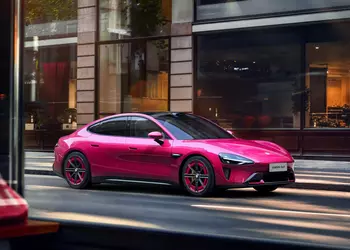 Xiaomi introduserer ny Brilliant Magenta-farge for ...
