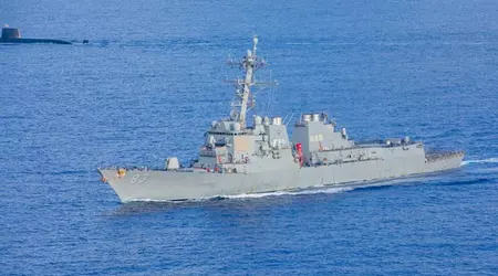 Den amerikanske Arleigh Burke-klassen USS Howard gikk uventet på grunn da den nærmet seg Bali.
