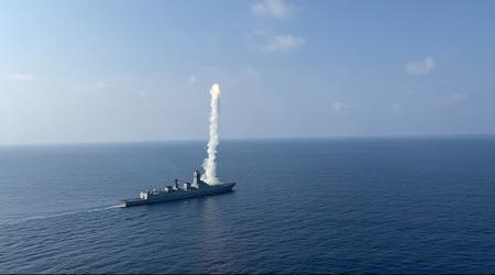 Den indiske jageren Rajput har med hell skutt opp det supersoniske kryssermissilet BrahMos.