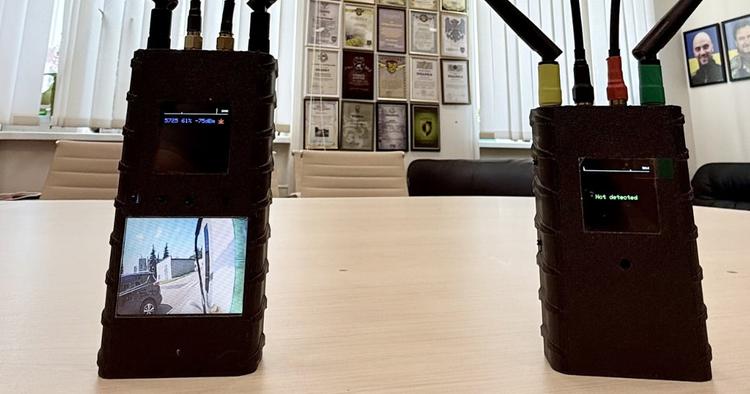 Viseostream fra fiendens FPV-drone: frivillig demonstrerer ...