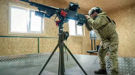 Rustning, VR-hjelm og maskingevær: hvordan det ukrainske forsvaret forbereder mobiliserte personer på strid virtuelt og i virkeligheten