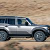 Ny Toyota Land Cruiser J250 med frontutsikt