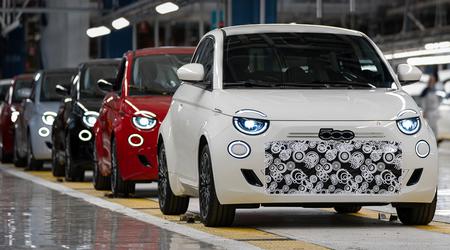 Den første Fiat 500 Hybrid ruller av samlebåndet i Torino