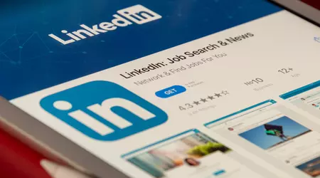 LinkedIn skal implementere kunstig intelligens-verktøy fra OpenAI for opplæring, rekruttering, markedsføring og salg.