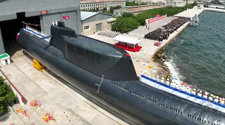 Nord-Korea avduker atomubåten Hero Kim Gun-ok med et vertikalt utskytingssystem for 10 atomraketter.