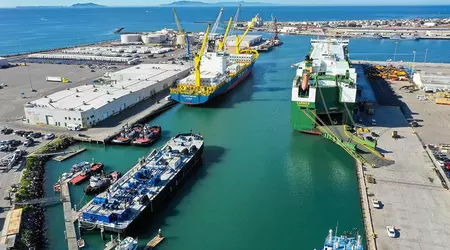 En amerikansk sjømann solgte tegninger av radarsystemet på Kadena-basen og annen informasjon om den amerikanske marinen til Kina for 15 000 dollar.