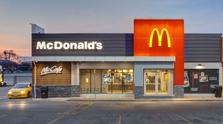 McDonald's har plassert reklameplakater med pommes frites-smak i Nederland.