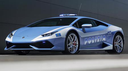 Seks spesielle superbiler: Lamborghini feirer 20 års samarbeid med det italienske politiet