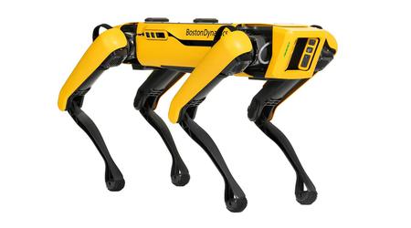 Boston Dynamics' hundelignende robot forbløffet publikum med sin dans i hundedrakt (Video)