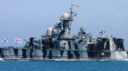 Ukrainsk eksperimentell drone Sea Baby med 850 kg TNT traff det russiske missilskipet Samum, som er bærer av Moskit sjømålsmissiler.