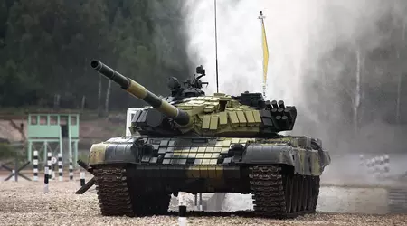 Ukrainsk FPV quadrokopter og dronebomber med varmekamera og granater ødela en russisk T-72B-stridsvogn til en verdi av 3 millioner dollar.