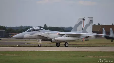 Boeing fullfører leveransene av F-15QA Eagle-kampfly til Qatars flyvåpen i henhold til en kontrakt på 12 milliarder dollar.