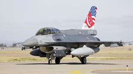 Singapore har modernisert alle kampflyene F-16C/D/D/D/D+ Block 52/52+ - flyene har fått ny radar, Python 5-missil, LJDAM-bomber og vil kunne fly i mer enn 10 år til.