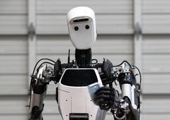 "De kommer": hvordan humanoide roboter stormer fabrikker, varehus og hjertene våre