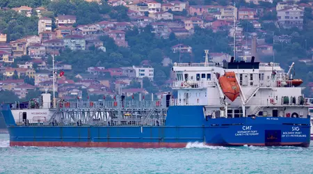En maritim drone lastet med 450 kg TNT rammet en SIG-oljetanker som forsyner den russiske hæren med drivstoff.